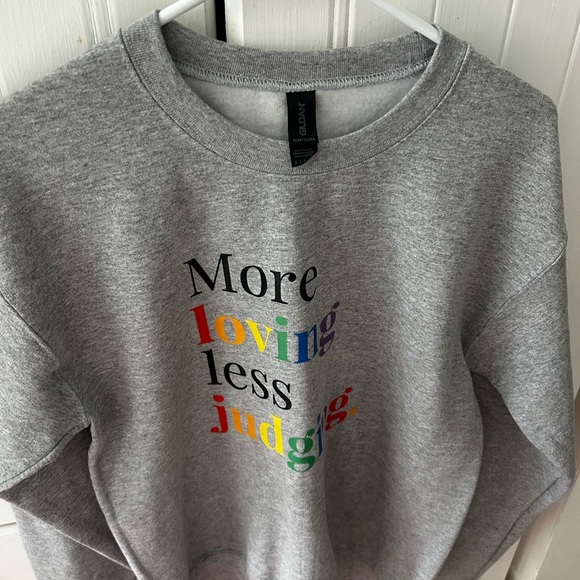 NWOT RAINBOW Crewneck Sweatshirt w/Multicolor POWERFUL Meaningful Saying VIBRANT - Picture 8 of 9